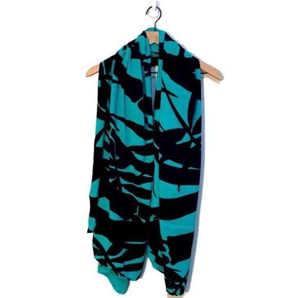 CASUAL MOVEMENTS Vintage Shawl Wrap Sarong Women’s Teal Black Hibiscus Floral. - Picture 1 of 6